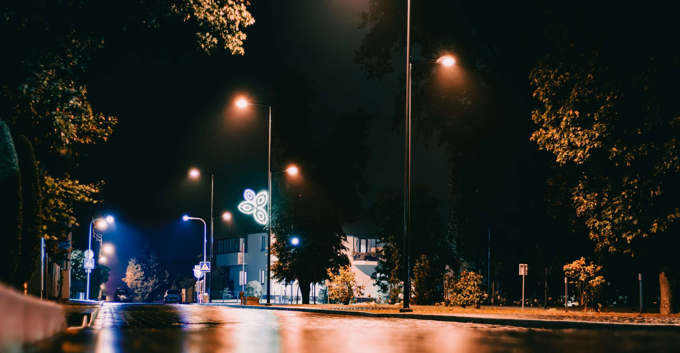 樓宇自控系統(tǒng)，弱電設(shè)備監(jiān)控，高效建筑管理，減少人工成本